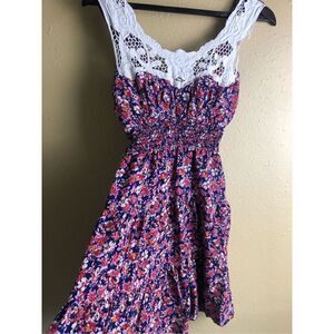 Delia’s Floral Dress size M
